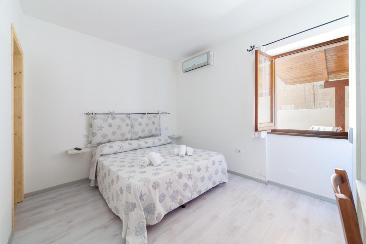 Brezza B&B Golfo Aranci Ngoại thất bức ảnh