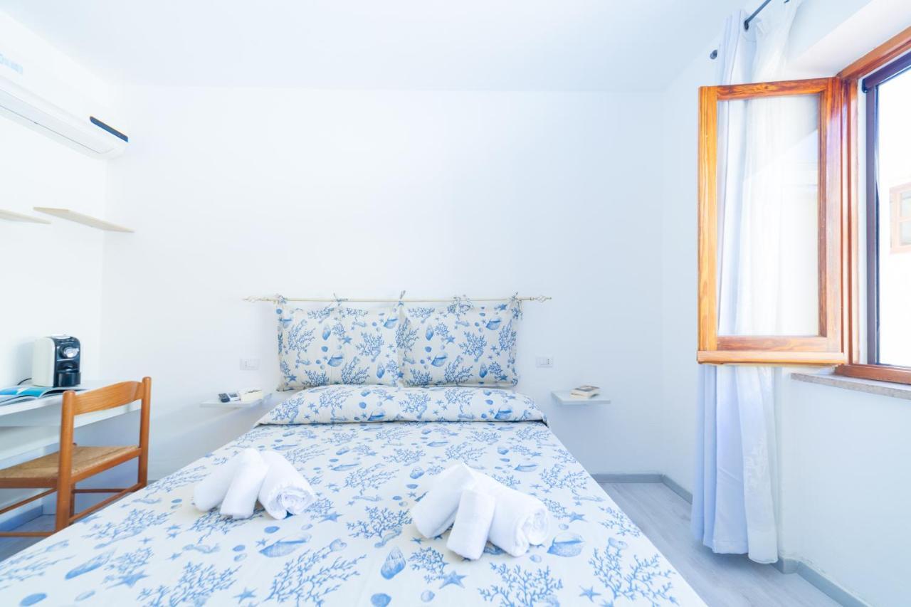Brezza B&B Golfo Aranci Ngoại thất bức ảnh