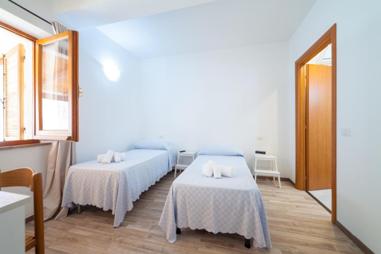 Brezza B&B Golfo Aranci Ngoại thất bức ảnh