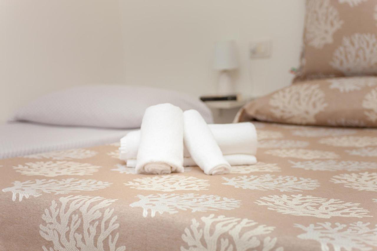 Brezza B&B Golfo Aranci Ngoại thất bức ảnh